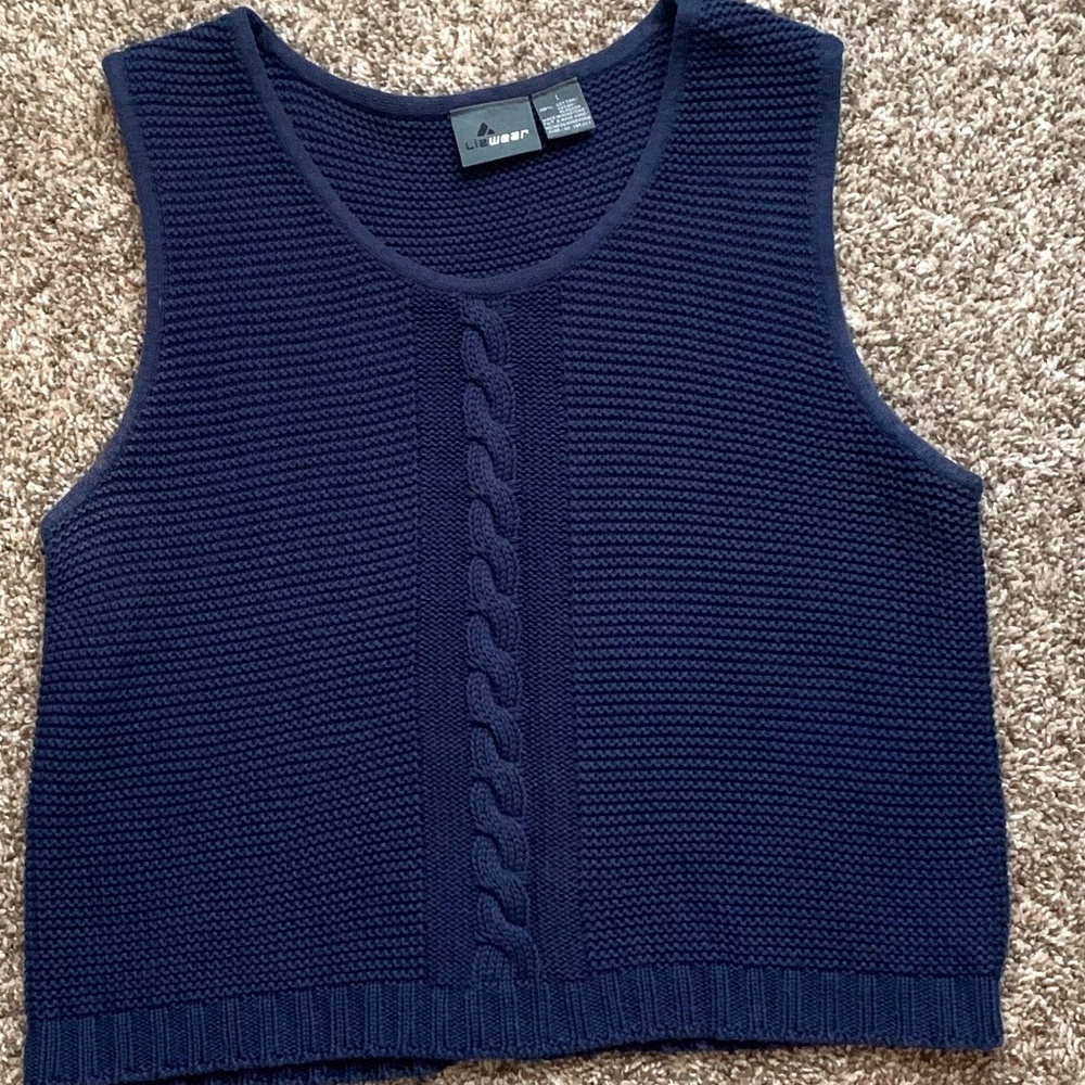 LizWear large sleeveless  sweater